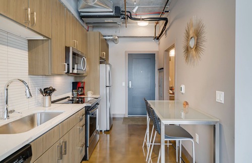 Warehouse District Apartment | MINNeSTAY* Sable 602 North Loop |