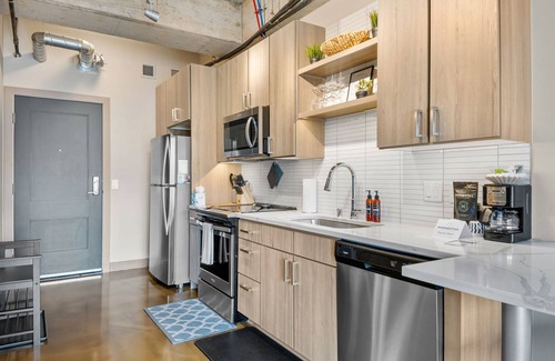 Warehouse District Apartment | MINNeSTAY* Sable 603