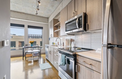 Warehouse District Apartment | MINNeSTAY* Sable 604 One Bedroom |