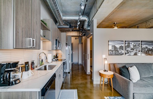 Warehouse District Apartment | MINNeSTAY* Sable 606 One Bedroom | Target Field