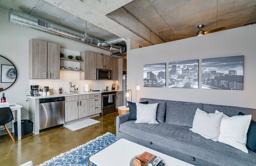 Warehouse District Apartment | MINNeSTAY* Sable 606 One Bedroom | Target Field