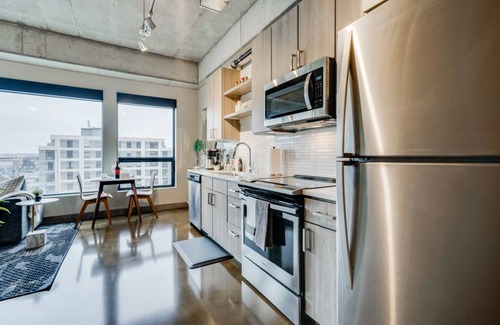 Warehouse District Apartment | MINNeSTAY* Sable 608 One Bedroom | Target Field