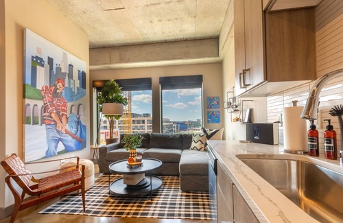 Warehouse District Apartment | MINNeSTAY* Sable 702 | North Loop