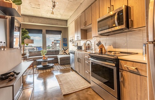 Warehouse District Apartment | MINNeSTAY* Sable 702 | North Loop