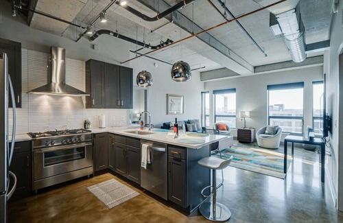 Warehouse District Apartment | MINNeSTAY* Sable 805 Two Bedroom | Private Balcony