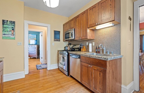 Kingfield House | MINNeSTAY* Uptown Urban Living