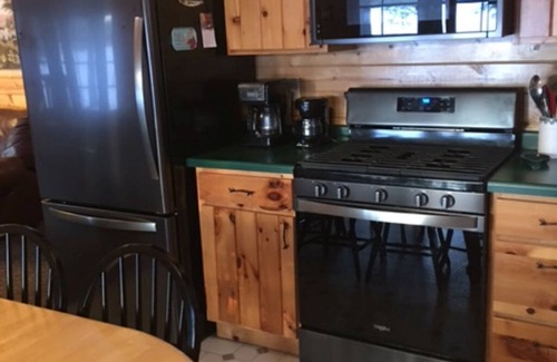 Lac du Flambeau Cabin | Minocqua Lac du Flambeau WI Northwoods Log Loft Cabin on Amber Lake