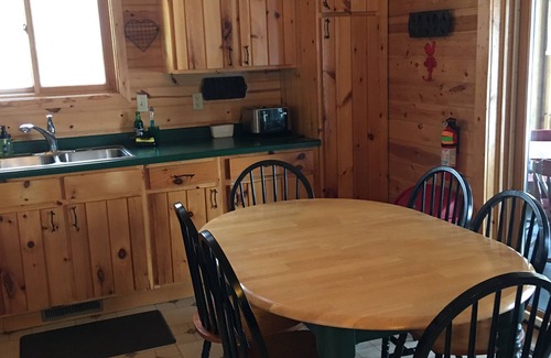 Lac du Flambeau Cabin | Minocqua Lac du Flambeau WI Northwoods Log Loft Cabin on Amber Lake