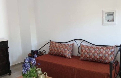 Agriles House | Minos Country Living Hannah Maria Suite