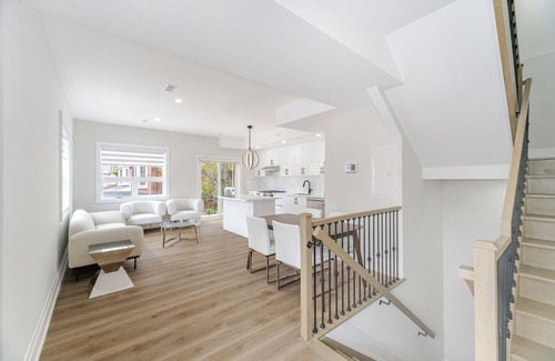 Dovercourt Park Apartment | Mins from Toronto Downtown/Train Station/UFT/Exhibition Place