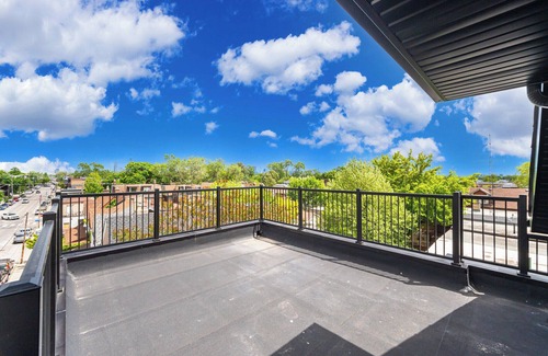 Dovercourt Park Apartment | Mins from Toronto Downtown/Train Station/UFT/Exhibition Place