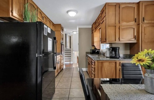 Madison House | Mins to Downtown & Arsenal w/Pool - The Retro Pad