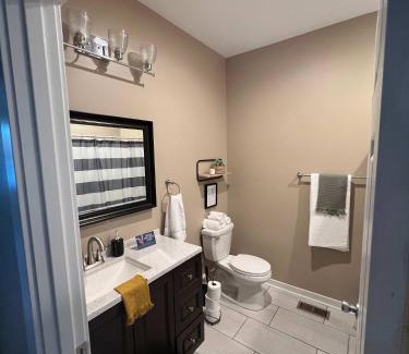 Indianapolis House | Mins to Downtown & Raceway Rookwood Retreat 2