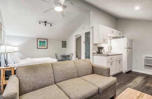 South Pensacola House | Mins to Downtown! Studio Apt - Pensacola Pearl