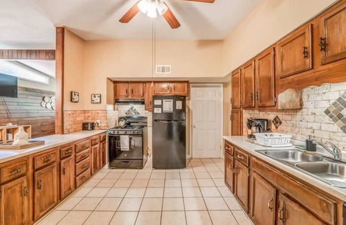 Whitehaven House | Mins to Graceland & Airport- Whitehaven Hideaway