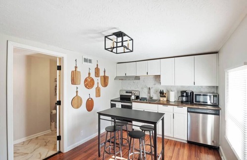 Clifton Heights House | Mins to OTR & Findlay Market! Great For Work Travel! 2BR/Condo