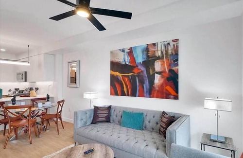 Evans Churchill Apartment | Mins to Sky Harbour Airport | 1BR nr Metro & Shops