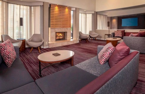 Newark Hotel | Minutes Away from Newark Reservoir! Pets Allowed, FREE Parking, Indoor Pool!