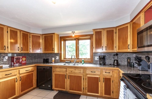 Derry House | Minutes from all you need