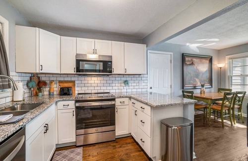 Independence House | Minutes from Arrowhead Stadium!