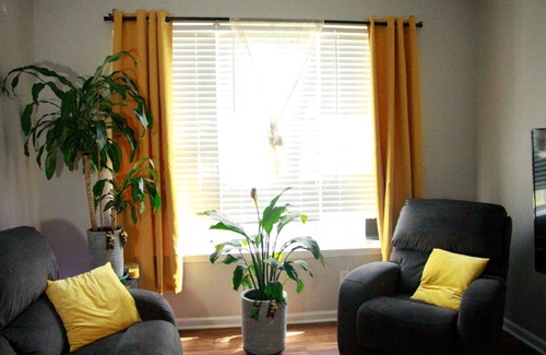 Northeast Raleigh House | minutes from downtown 3br stylishhome-free parking