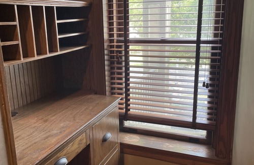 Midtown House | Minutes from Downtown! Family-sized Townhome in Blackstone