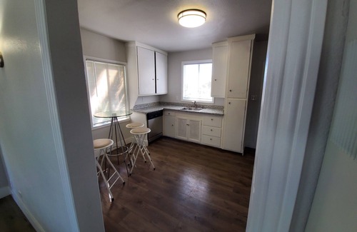 Vallejo House | Minutes from Napa and SF. 2 bedroom house with bay views