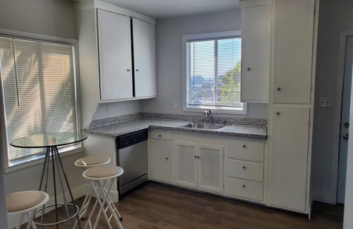 Vallejo House | Minutes from Napa and SF. 2 bedroom house with bay views