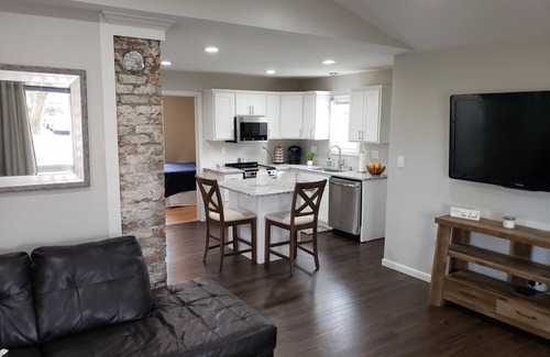 Niagara Falls House | Minutes From Niagara Falls, Shopping and Attractions!