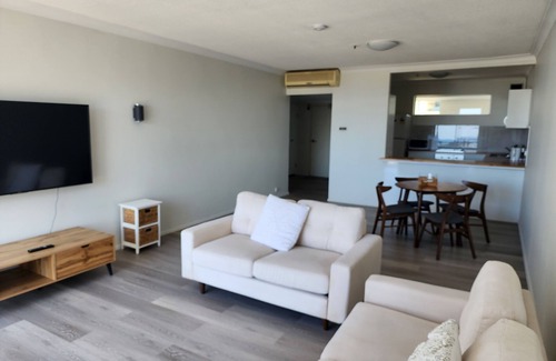 Surfers Paradise Apartment | Minutes from the beach