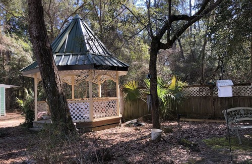 Daufuskie Island House | Minutes from the beach, with indoor hot tub