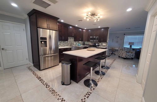 Pineapple Grove Arts District House | Minutes from the downtown life of Delray Beach and a mile away from the beach!