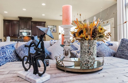 Cypress House | MINUTES FROM THE PREMIUM OUTLETS* LARGE 5 BEDROOMS