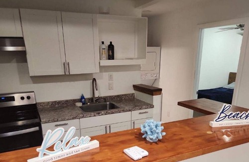 North Northwest Pensacola Apartment | Minutes from UWF! 25 min from PensacolaBeach 15 min to Downtown Pensacola !