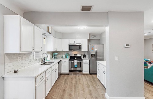 South Pinellas Community Council House | Minutes to beach; arcade, multifamily, Outdoor oasis, sleeps 10