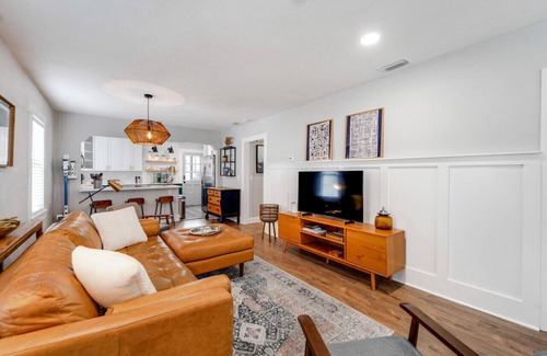 Tampa Apartment | Minutes to Downtown - 100 Yrs in the Heights