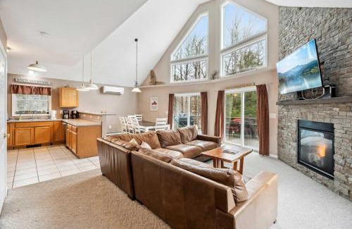 North Conway House | Minutes to Downtown & National Forest Ash Lodge