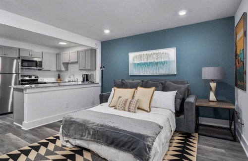 Forest Park Apartment | Minutes to Downtown UAB - King Bed - Fast Wifi