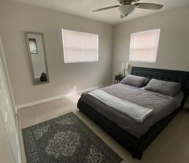 Bearss Plaza House | Minutes to Fairgrounds, Hard Rock, & Busch Gardens