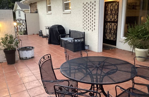 Grenada Apartment | Minutes to Grenada Lake, Restaurants, and Golf Courses.