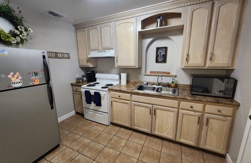 McAllen House | Minutes to the Mall and stores, central Mcallen