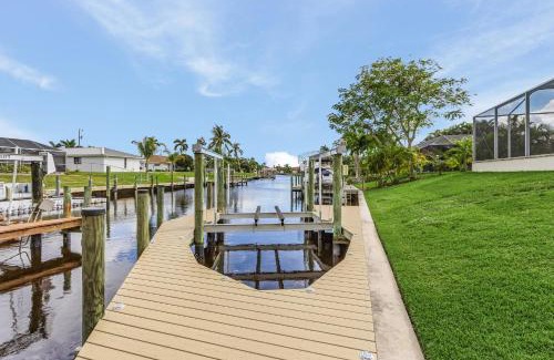 Caloosahatchee House | Minutes to the River!, Dock and Pool - Villa Gold Coast - Roelens Vacations