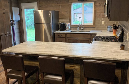Lewiston House | Minutes to town or very peaceful woods retreat! Close to trails and golf.