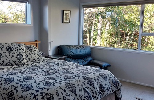 Torbay House | Minutes walk to 2 beaches. No cleaning fees. 7th night free on longer stays.