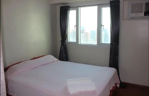 Legazpi Village Apartment | MiO Suites - The Beacon