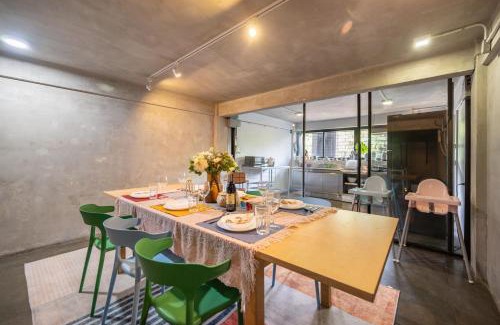 Phra Khanong Nuea Villa | MIQ Ekkamai2 3BR Designer home Oval Bathtub 15pax
