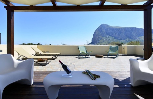 San Vito Lo Capo Apartment | Mira6 - Terrace with solarium - San Vito Lo Capo, 550 meters from the beach -