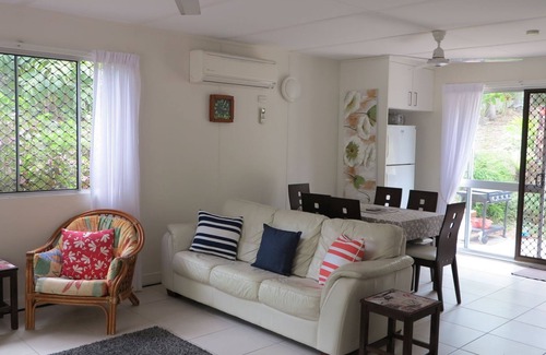 Arcadia Cottage | Mirabel Cottage - Charming, comfortable and well-equipped, in easy walking distance to beaches