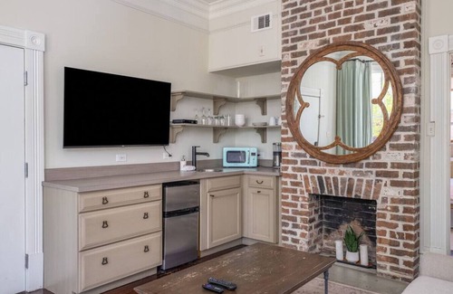 Historic Downtown Savannah Condo | Mirabelle Suite 1 - Sleeps 4 in the Heart of Historic Savannah