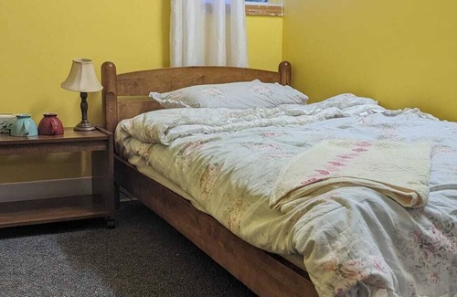 Lac Ste. Anne County House | Miracle comfy and cozy stay